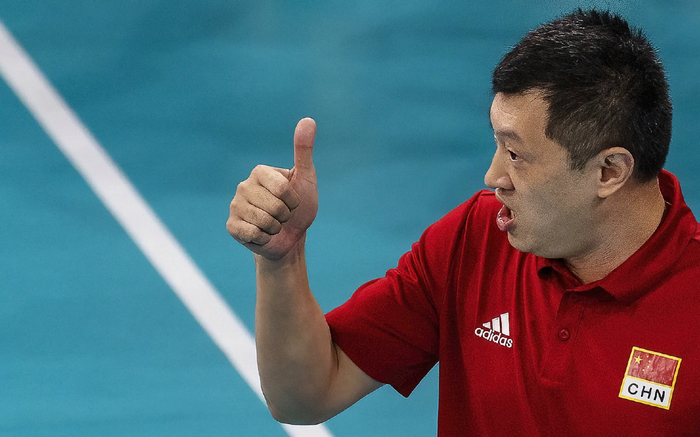 吃力不讨好：匡琦遭北京球迷炮轰，挖李玥凝又被山东球迷骂|山东队|天津|二传|李月凝|山东女排_新浪新闻