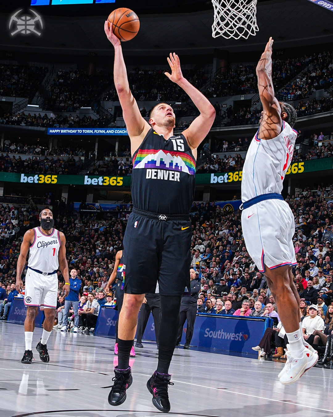 华体会中国-约基奇复出31分12板5助攻掘金战胜快船,哈登25分9助攻小卡21分