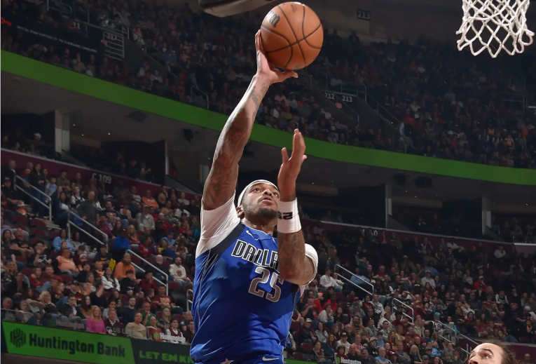 面对骑士打出了攻守兼备的表现,独行侠锋线球星的努力并不差?